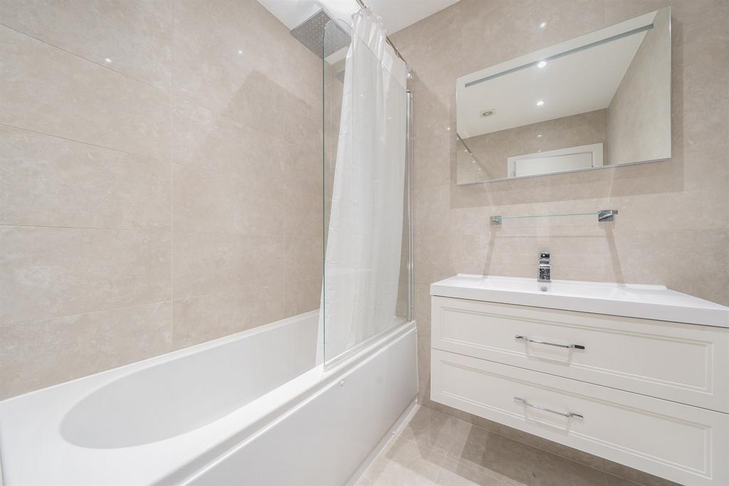 En-suite bathroom