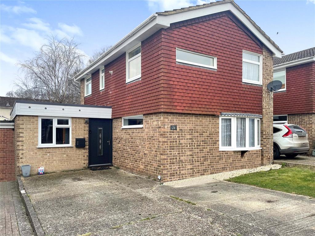 Pleasant Hill, Tadley, Hampshire, RG26 3 bed detached house to rent £