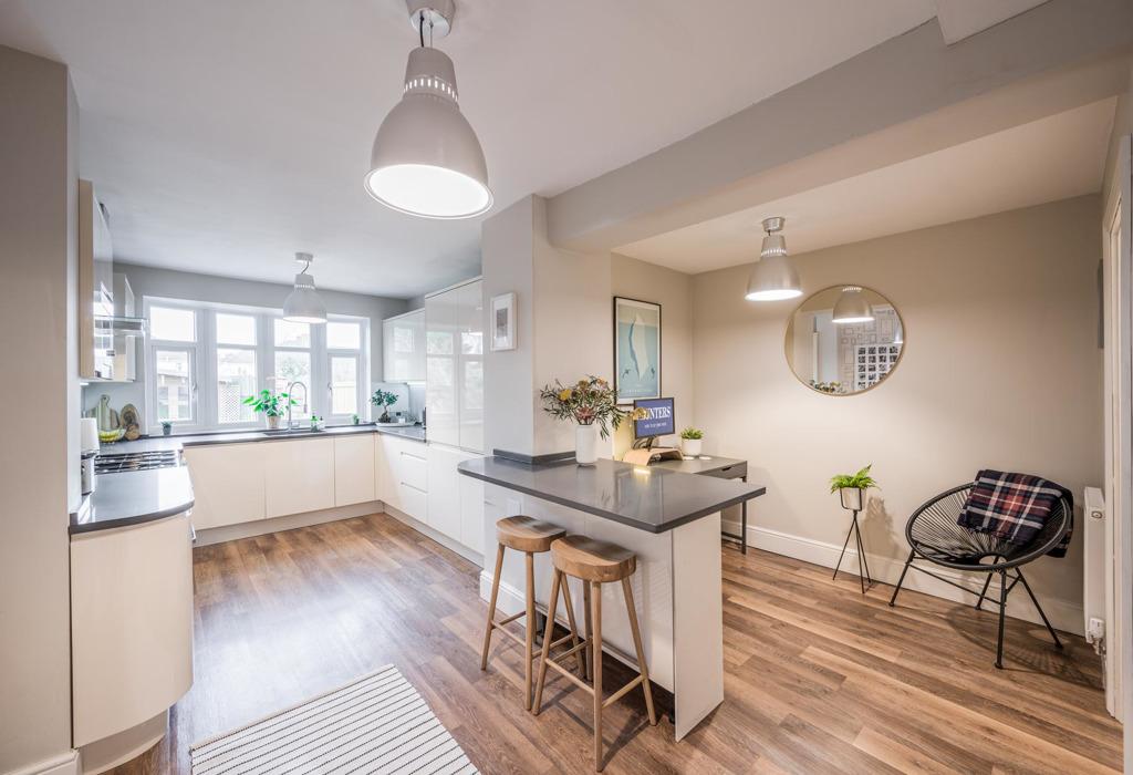 Whittington Road, Stourbridge, DY8 3DB 3 bed semidetached house £399,950