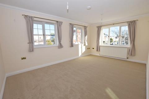 2 bedroom flat to rent, Princess Avenue, Aldwick, Bognor Regis, PO21