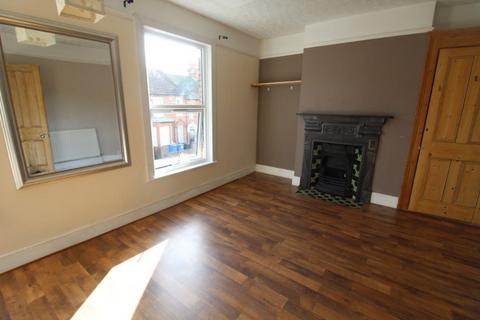 3 bedroom terraced house to rent, Broom Hill Road, Ipswich, IP1