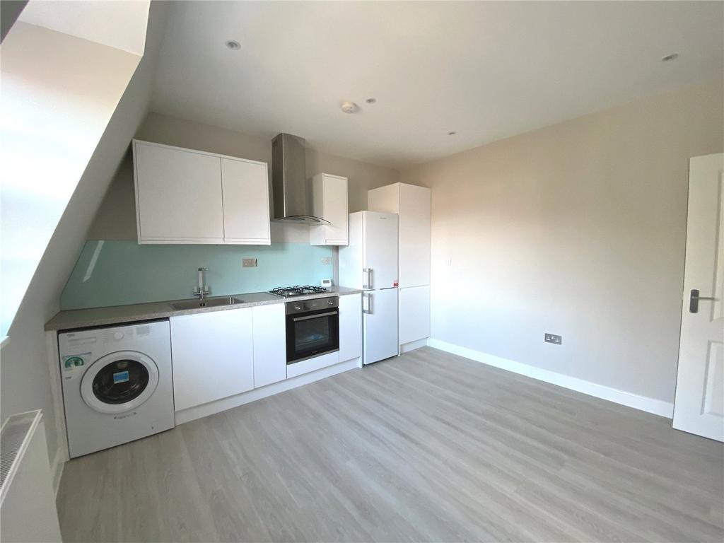 Lyons Crescent, Tonbridge, Kent, TN9 1 bed apartment to rent £1,000