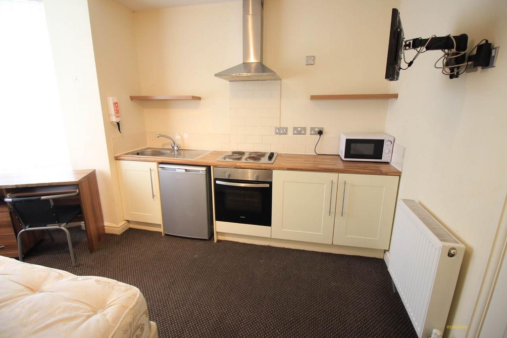 Lower Broughton Road, Broughton Studio to rent £750 pcm (£173 pw)