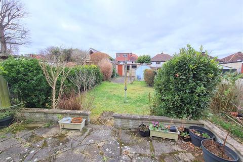 8 River Gardens, Carshalton, SM5 2NH