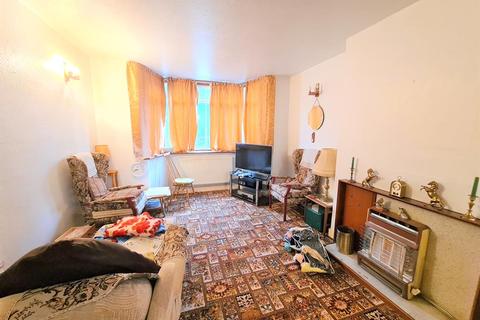8 River Gardens, Carshalton, SM5 2NH