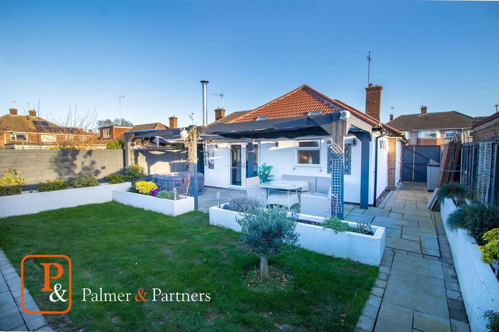 Baden Powell Drive, Prettygate, Colchester, CO3 2 bed bungalow £425,000