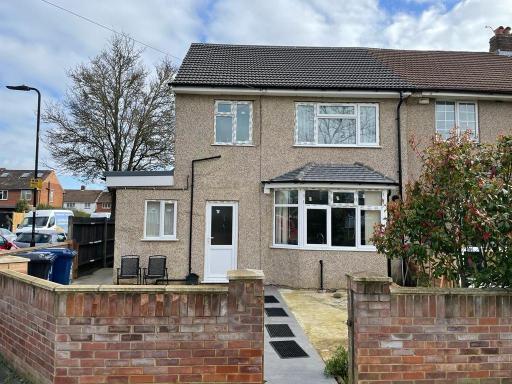 Rushdene Crescent, NORTHOLT, UB5 3 bed £1,900 pcm (£438 pw)