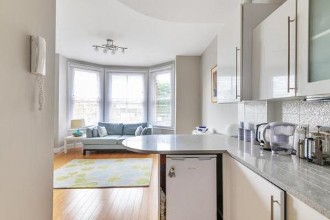 Flat 3, 9 Sylvan Hill, London, SE19 2QB