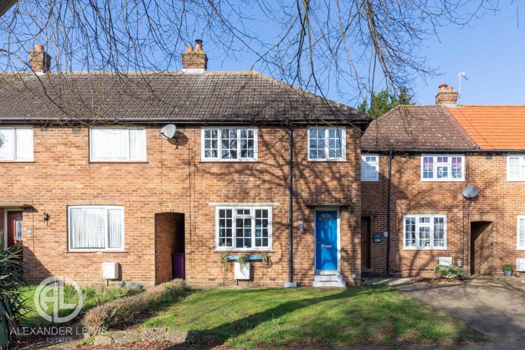 Hall Mead, Letchworth Garden City, SG6 4BS 3 bed terraced house £325,000
