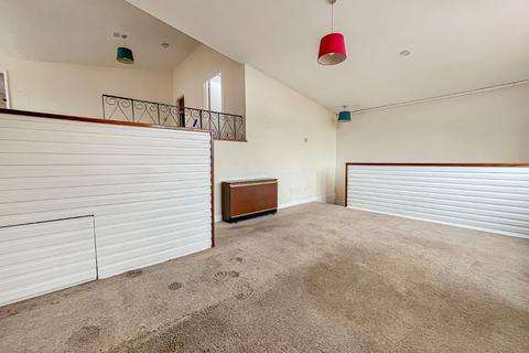 3 bedroom flat for sale, Station Road, Liphook, Hampshire
