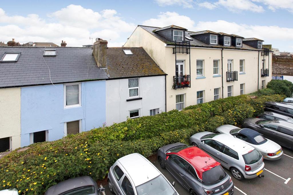 Sun Lane, Teignmouth, TQ14 2 bed terraced house £260,000