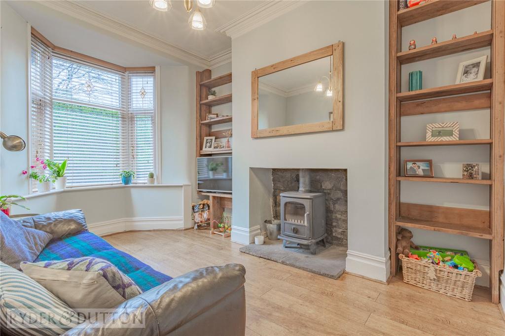 Bay-Fronted Lounge: