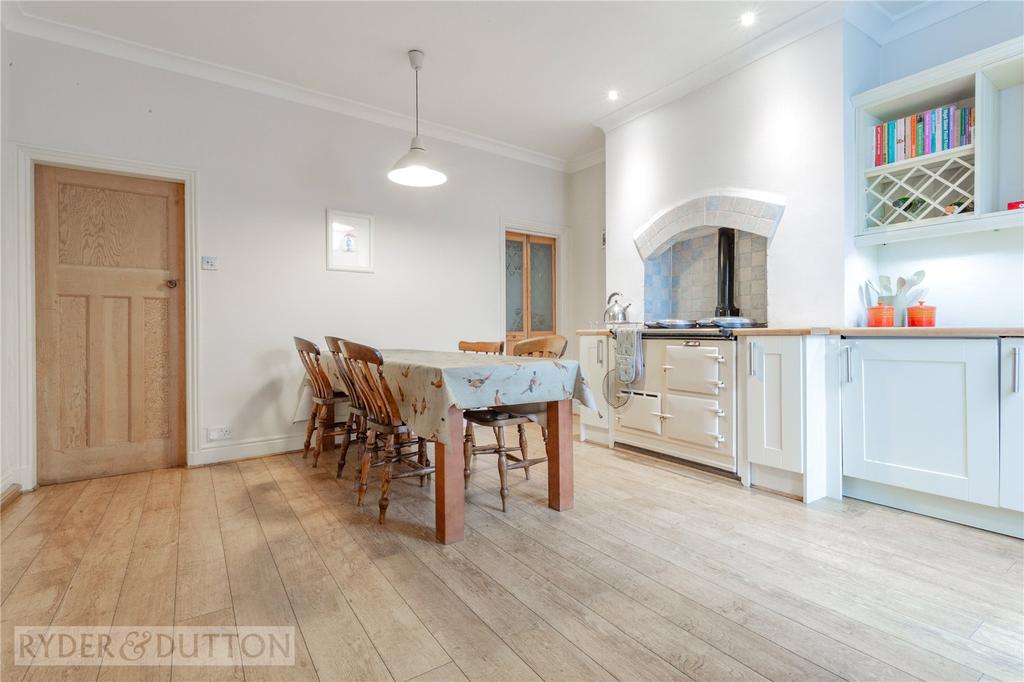 Dining Area: