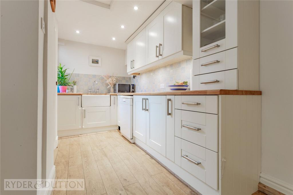 Kitchen Area: