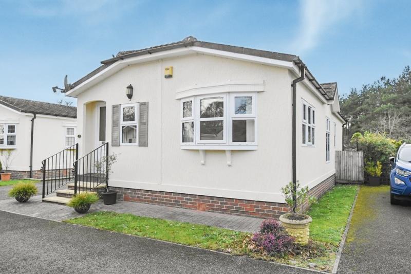 Southampton Road Fordingbridge SP6 2JJ 2 bed park home £215,000