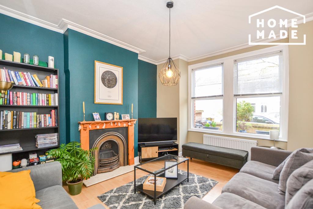 Evelyn Road, Wimbledon, SW19 3 bed terraced house £2,400 pcm (£554 pw)