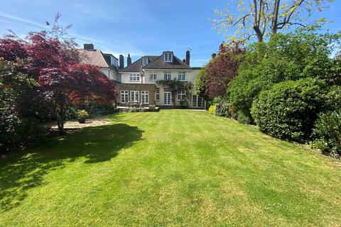 7 bedroom detached house for sale - Dover House Road, London, SW15