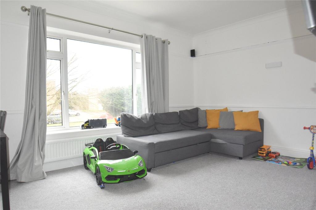 Tilehouse Way, Denham, Uxbridge, UB9 2 bed apartment £1,200 pcm (£277 pw)