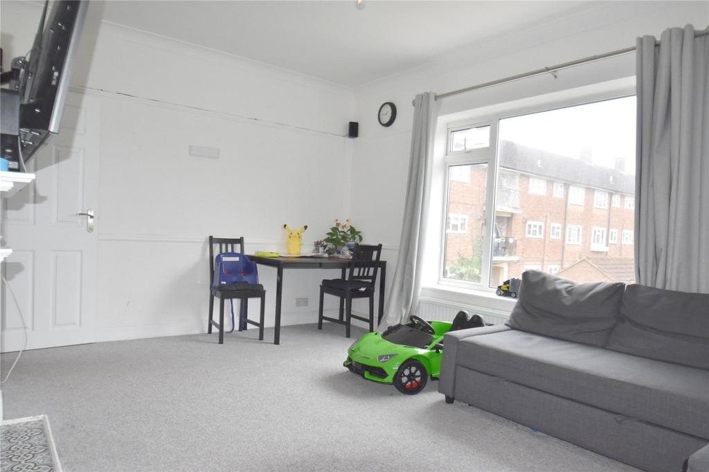 Tilehouse Way, Denham, Uxbridge, UB9 2 bed apartment £1,200 pcm (£277 pw)