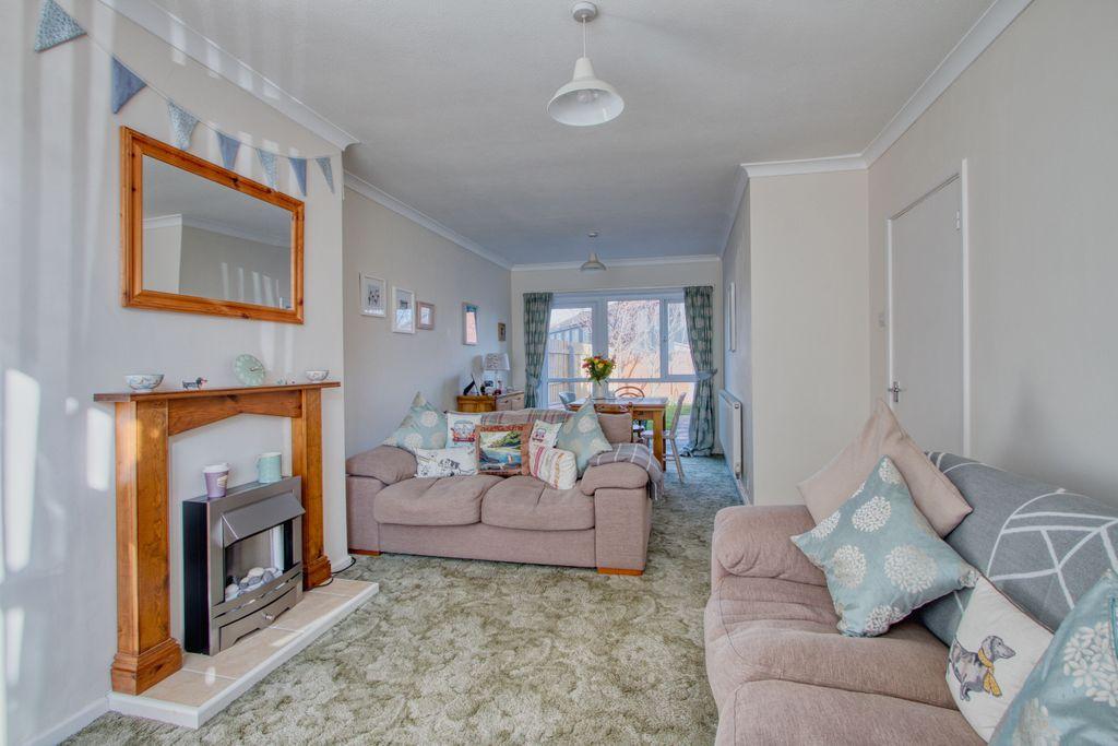 Claremont Drive, Galmington, Taunton TA1 4JQ 3 bed semidetached house