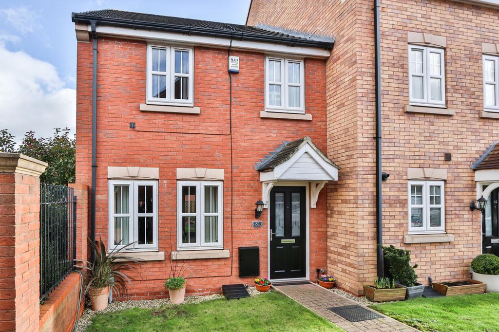 Pools Brook Park, Kingswood, Hull, HU7 3 bed end of terrace house £