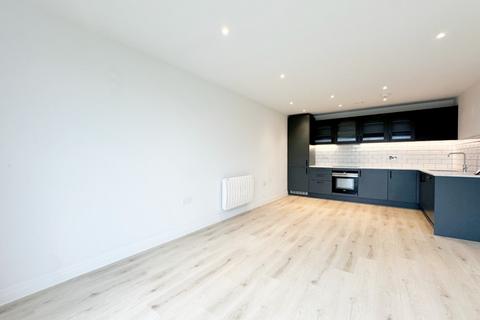 2 bedroom flat to rent, Lumina, Camberley