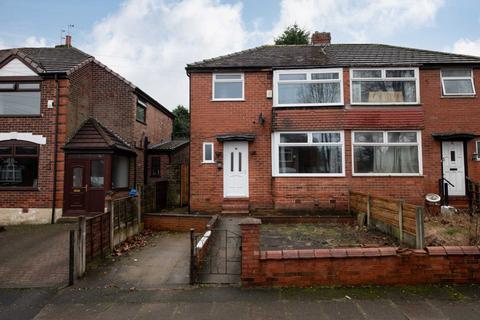 3 bedroom semi-detached house to rent, Eastleigh Road, Manchester