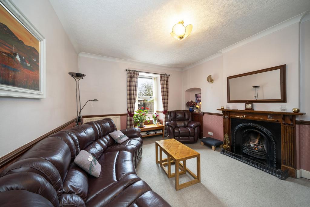 Queen Street, Tayport, DD6 4 bed cottage £250,000