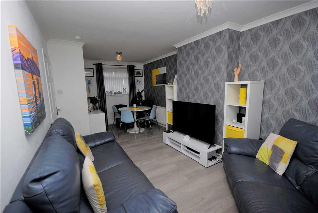 Corsehill, Kilwinning 2 bed end of terrace house £78,000