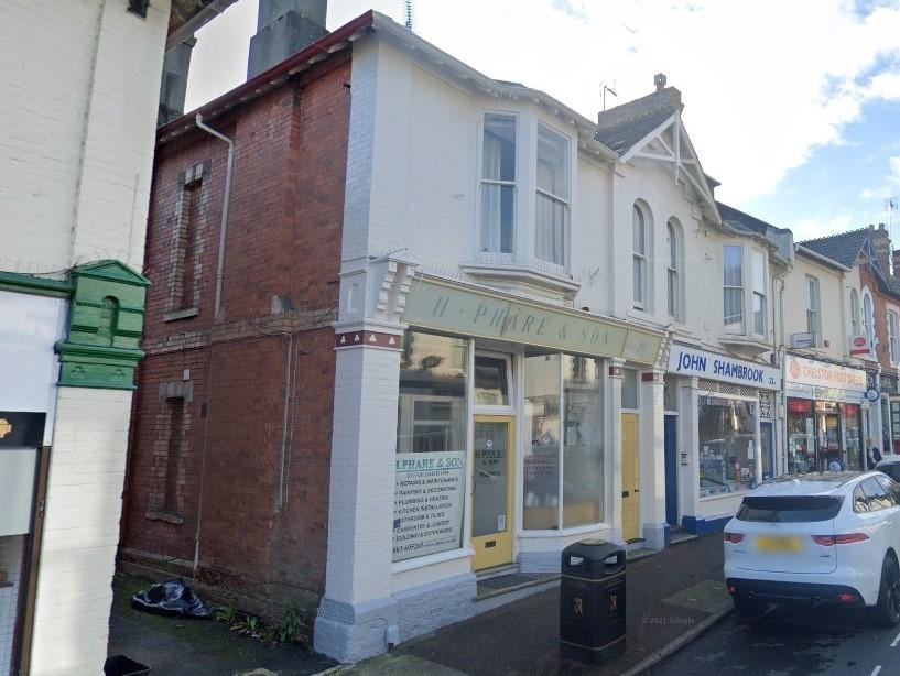 Walnut Road, Torquay 2 bed £800 pcm (£185 pw)