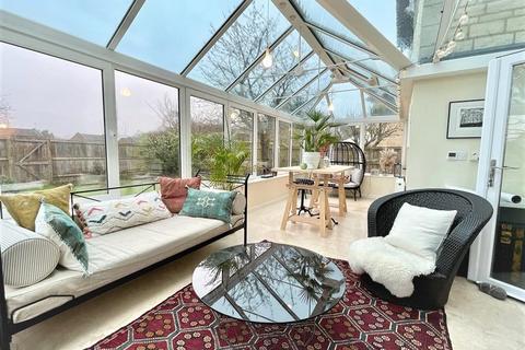 6 Vanbrugh Gate, Broome Manor, Swindon, SN3 1NQ