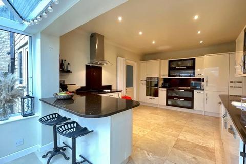 6 Vanbrugh Gate, Broome Manor, Swindon, SN3 1NQ