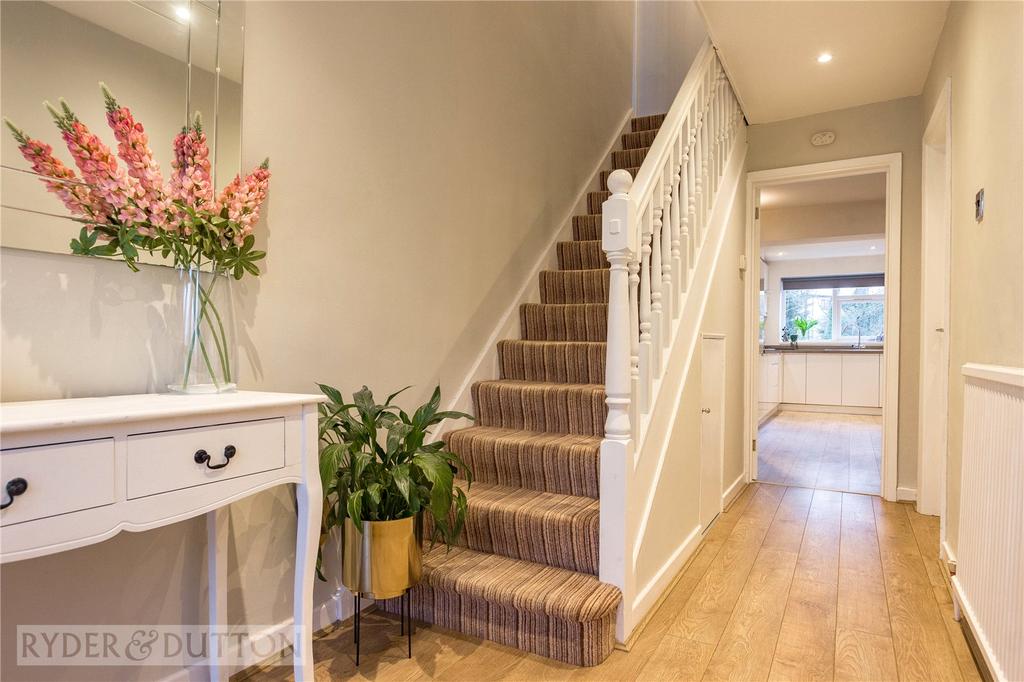 Warwick Road, Failsworth, Manchester, M35 4 bed semidetached house £380,000