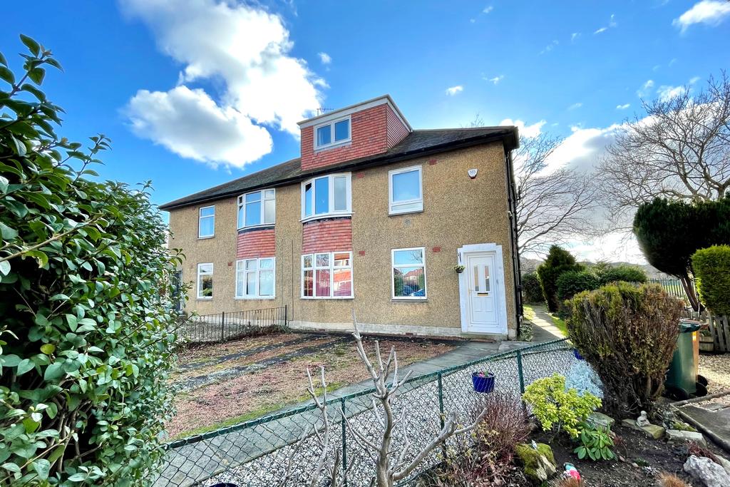 Colinton Mains Loan, Edinburgh EH13 3 bed flat £199,950