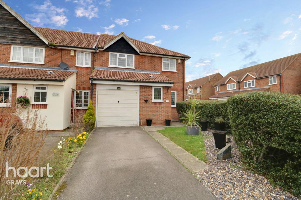 Hove Close, Grays 4 bed end of terrace house £450,000