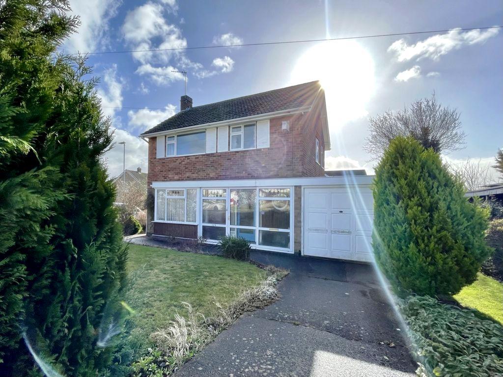Dorset Avenue, Wigston, LE18 3 bed detached house £315,000