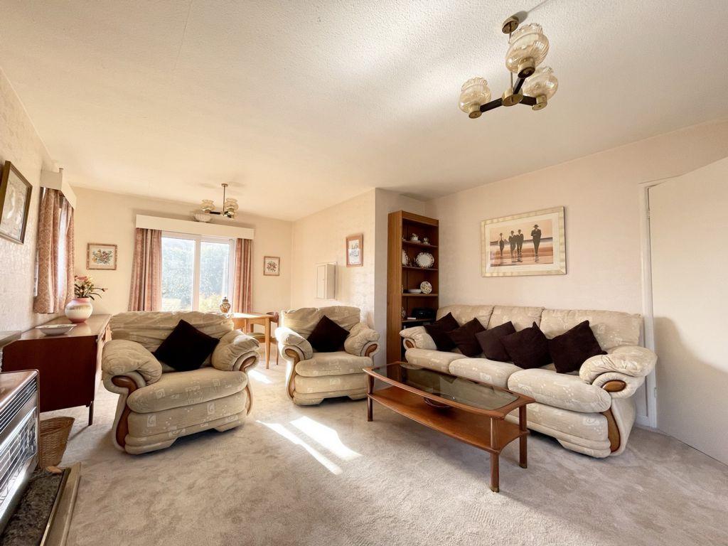 Dorset Avenue, Wigston, LE18 3 bed detached house £315,000