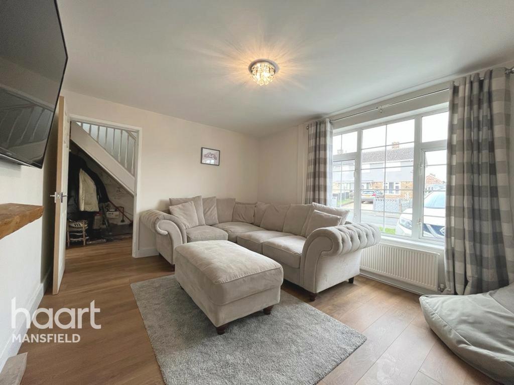 Rufford Avenue, Mansfield 3 bed semidetached house £170,000