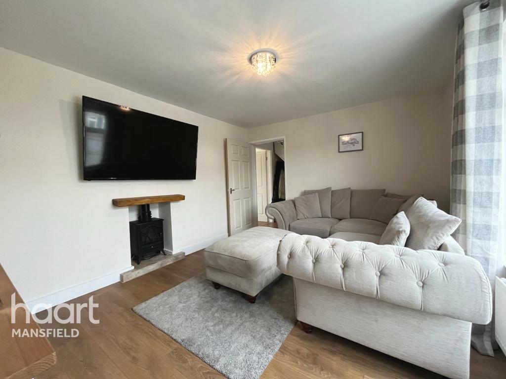 Rufford Avenue, Mansfield 3 bed semidetached house £170,000