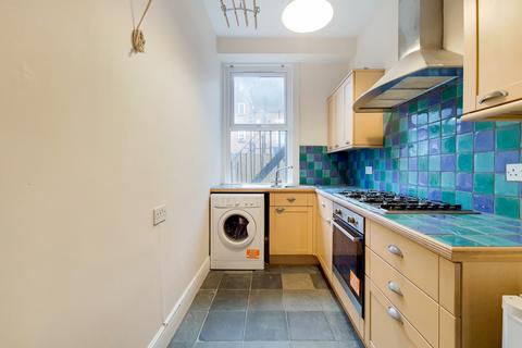 2 bedroom flat for sale, Charlton Road, London, SE3