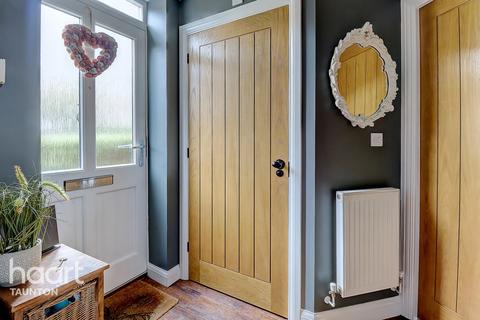 48 Alvington Fields, Brympton, Yeovil, BA22 8AY