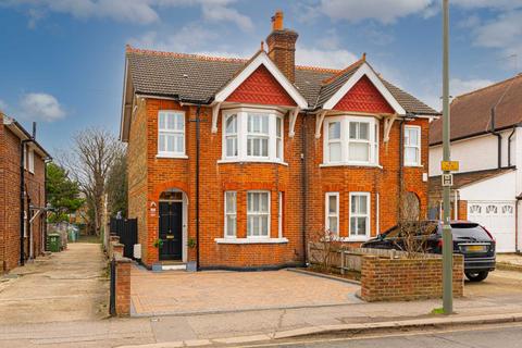 4 bedroom semi-detached house to rent - Temple Road, Epsom