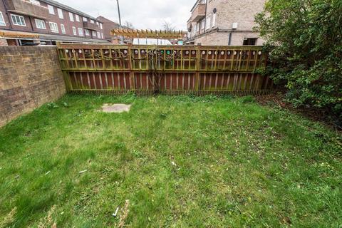 29 Douglas Close, Wallington, SM6 9JS