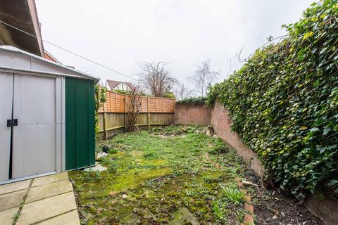 Flat 2, 2 Brambledown Road, Wallington, SM6 0TQ