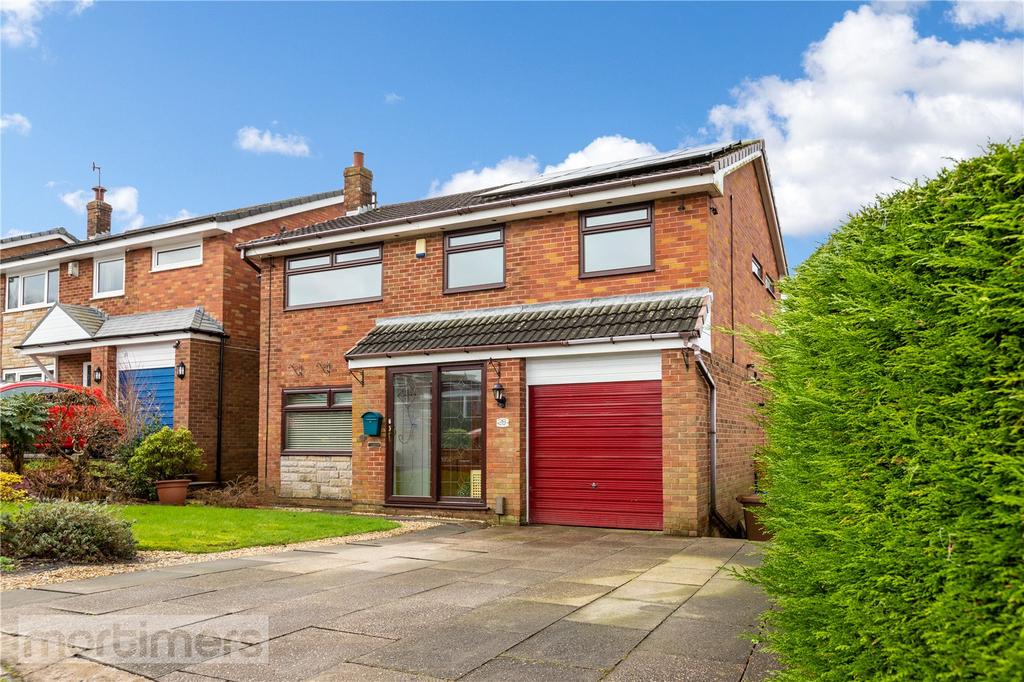 Queensway, Blackburn, BB2 4 bed detached house £250,000