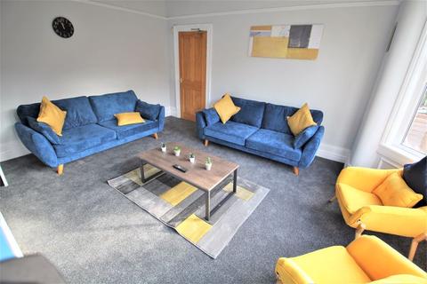 18 Estcourt Avenue, Leeds, LS6 3ES