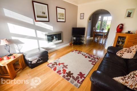 25 Broadlands Crescent, Bramley, Rotherham, S66 1WE