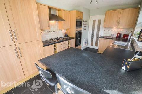 25 Broadlands Crescent, Bramley, Rotherham, S66 1WE