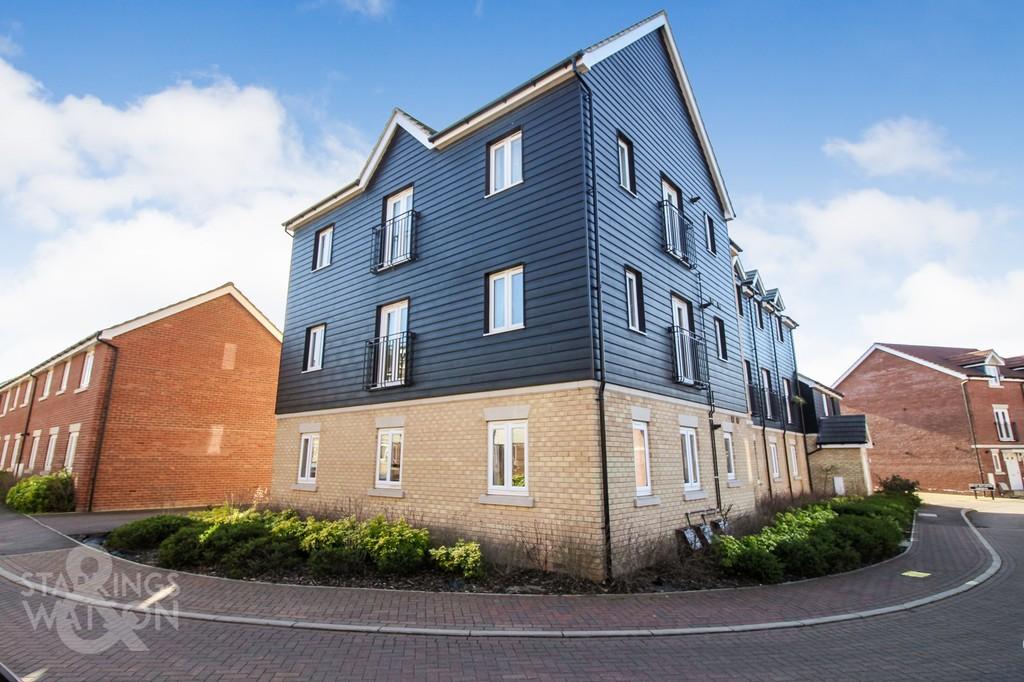 Falcon Crescent, Queens Hill, Norwich 2 bed ground floor flat £160,000
