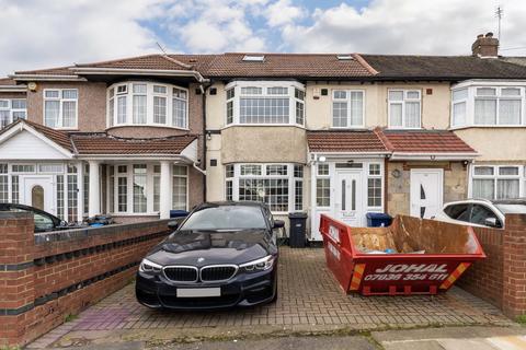 130 Ascot Gardens, Southall, UB1 2SB